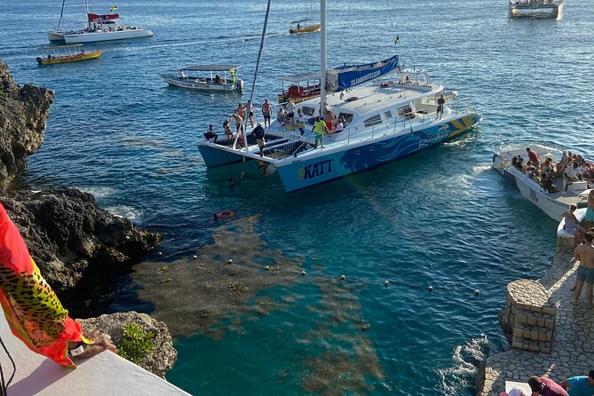 4 Hours Party Boat Catamaran Cruise in Negril - Negril time and the 7 Mile Beach factor