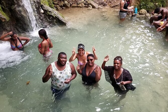 4. Negril Full-Day Guided / Sunset Tours 7miles Beach Blue Hole & Ricks Café - Stop 3: Rick’s Cafe cliff views and sunset energy
