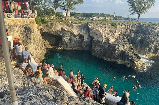 7 Mile Beach and Rick's Cafe in Negril from Montego Bay Private Tour - Should you book this Montego Bay to Negril tour?