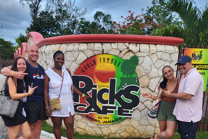 7 Mile Beach and Rick's Cafe Private Tour - A smart stop through Red Ground for local context