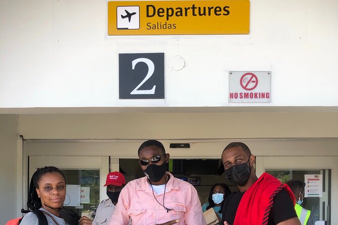 Airport MBJ Round Trip Transfers, to Montego Bay Airbnb & Resorts - Door-to-door comfort: air-conditioned minivan and drop-off right at your place