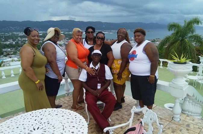 Airport Transfer to Ocho Rios Hotels (Round-Trip) - Leg 1: Montego Bay Airport to Your Ocho Rios Hotel