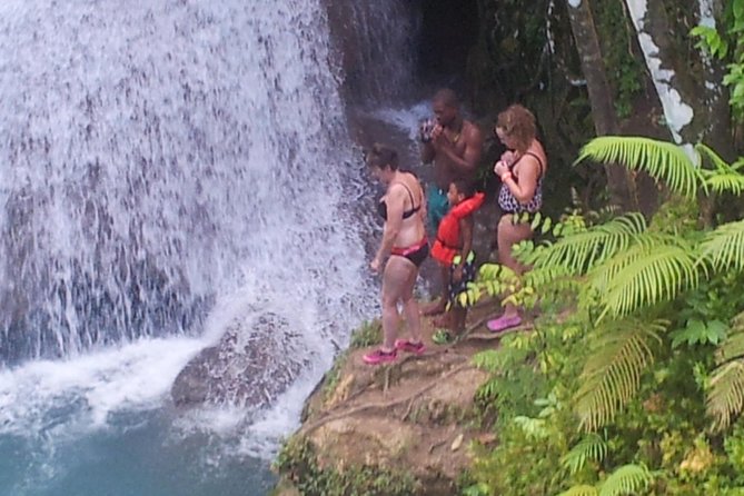 Blue Hole and Dunns River Falls from Falmouth - From Falmouth Port to Ocho Rios, you start relaxed