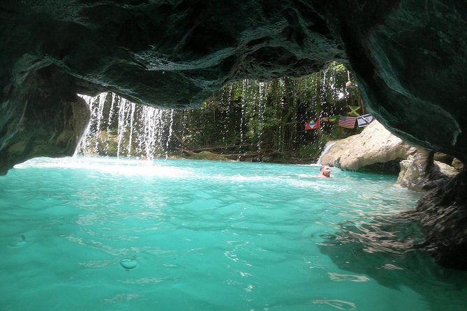 Blue Hole & Jamaica Sightseen Tour Included Transportation - Key things to know before you book