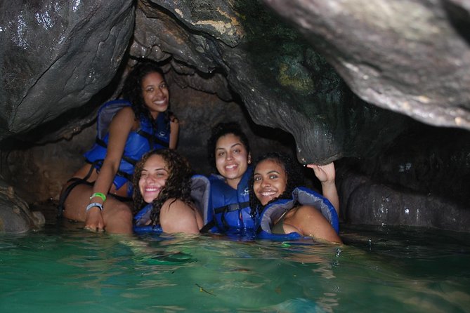 Blue Hole plus Secret Falls and Dunns River Falls Combo from Falmouth Hotels - What makes the guides the real selling point