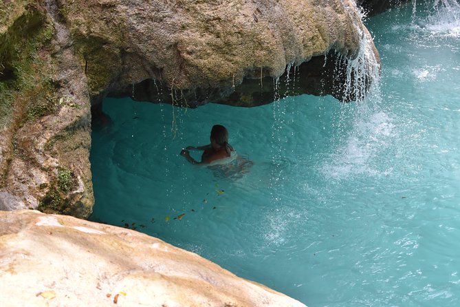 Blue Hole plus Secret Falls & Dunn's River Falls from Grand Palladium - Dunn’s River Falls: the human-chain climb you actually remember