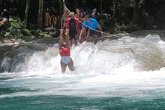 Blue Hole & River Tubing Tour From Falmouth & Runaway Bay Jamaica - White River Calypso rafting and tubing: the float that gets physical
