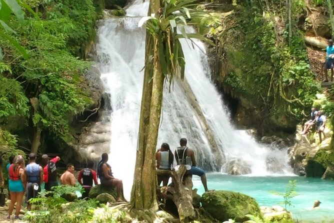 Blue Hole/Secert falls and Dunns River Combo Tour - The north coast combo you’re really buying
