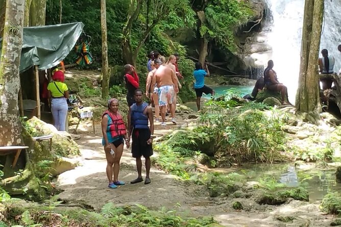 Blue Hole/Secert falls and Dunns River Combo Tour - What to bring: the practical packing list for wet and walking
