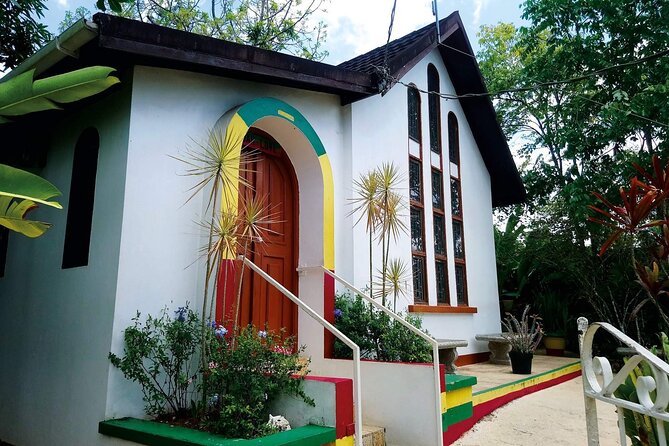 Bob Marley Nine Miles, sightseeing and local food and fruit stop - What the Guided Stories Add (and What You Should Look For)