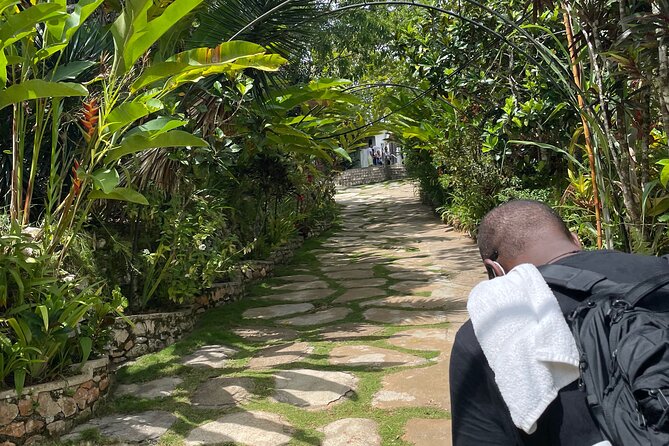 Bob Marley's Nine Mile Mausoleum Tour (Complimentary Rum Punch) - Pickup from Montego Bay and the 6 hour rhythm