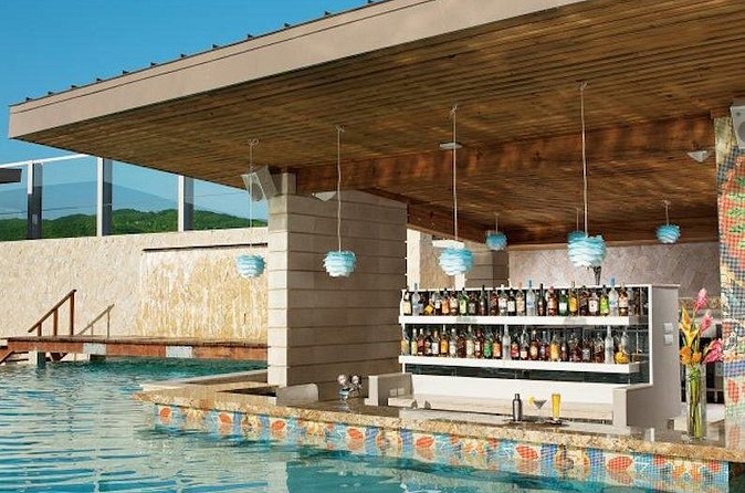 Breathless Montego Bay Resort Private Airport Transfer - Price and Value: When $20 Per Person Works