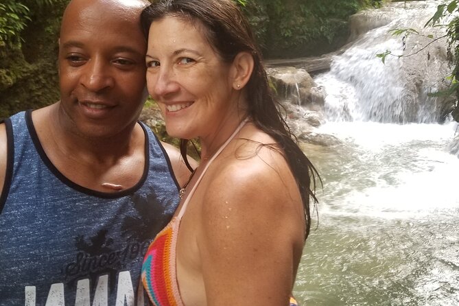 Chuck Norris Secret Falls/Blue Hole - The guide effect: how instruction changes the experience