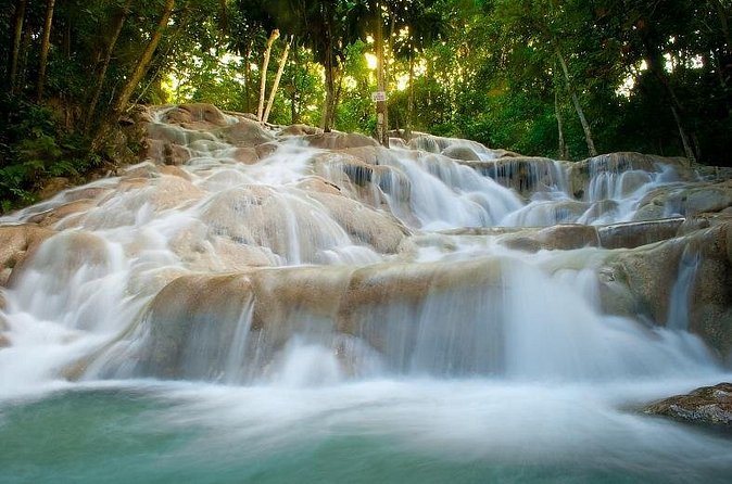 Day Trip to Dunn's River Falls from Montego Bay - Vendors, cash, and how to keep control after the climb