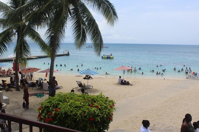 Doctor's Cave Beach and Shopping - Your beach time: calm water, great photos, and a real vacation rhythm