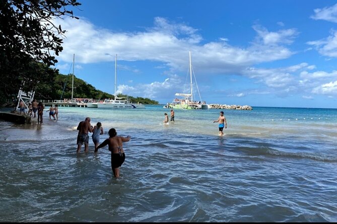 Dunn's River Fall's - Transportation Comfort: Why the Ride Matters on Water Day