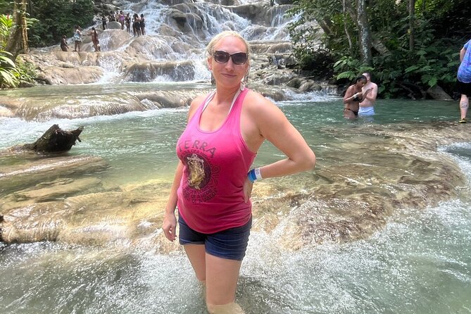 Dunn's River Falls Climb and Beach Include Entry Fee (ᵔᵕᵔ) - Park Time and the Photo Souvenir Question