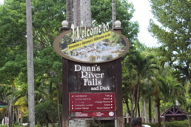 Dunn's River Falls Jamaica/Montego Bay/Falmouth - Shopping at Dunn’s River: What to Expect and How to Spend Wisely