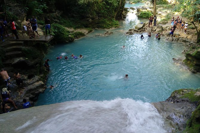 Dunn's River Falls - Getting picked up in Montego Bay and riding with your driver