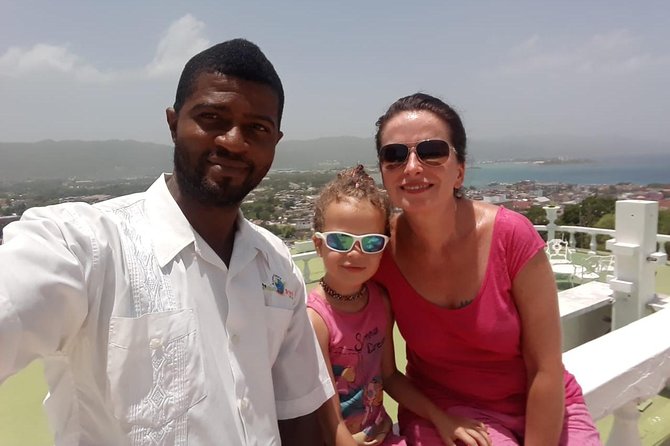 Explore Montego Bay Private Highlight Tour from Montego Bay - Hi-lite Cafe: Souvenirs, Views, and a Simple First Win