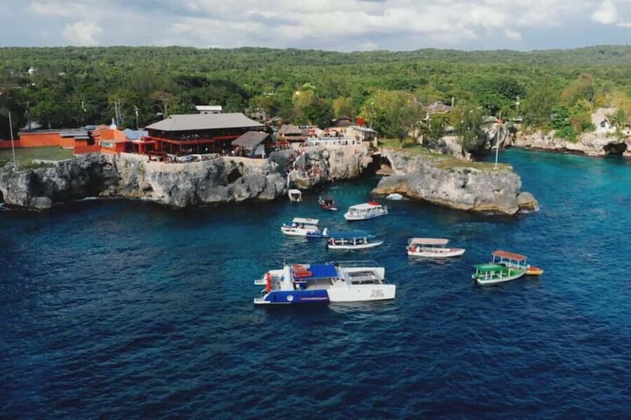 From Montego Bay: Negril Beach and Rick's Café Day Trip - Seven Mile Beach: How to Spend Your Free Time Well