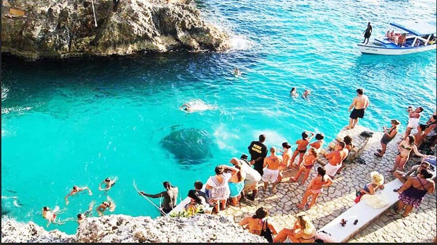 From Montego Bay: Negril Day Trip and Rick's Café Sunset - Rick’s Café sunset: the cliffside party you can actually see coming