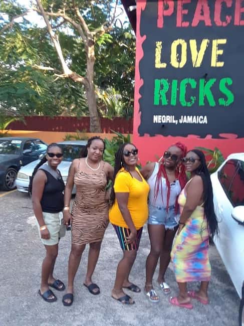 From Montego Bay: Negril Day Trip and Rick's Café Sunset - Drinks, snacks, and what you should expect to pay yourself