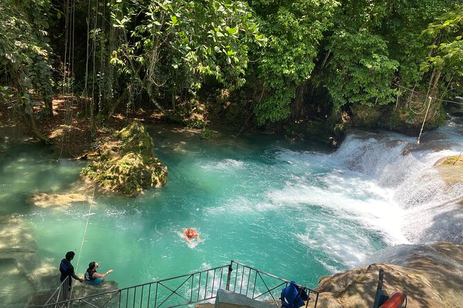 Full Day Rafting, Horse Back Riding and Blue Hole in Jamaica - A guide you can count on, including photo help