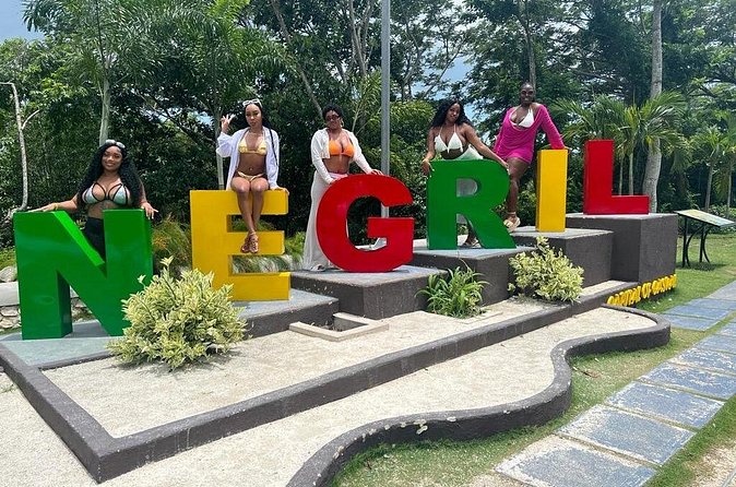 Full Day Tour of Negril Beach: Margaritaville & Rick's Cafe Live - Transportation, Group Style, and How Long the Day Really Takes