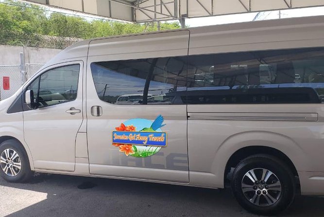 Grand Palladium Lady Hamilton Transfers from Montego Bay Airport - The Ride to Grand Palladium Lady Hamilton: Air-Conditioned and About 50 Minutes