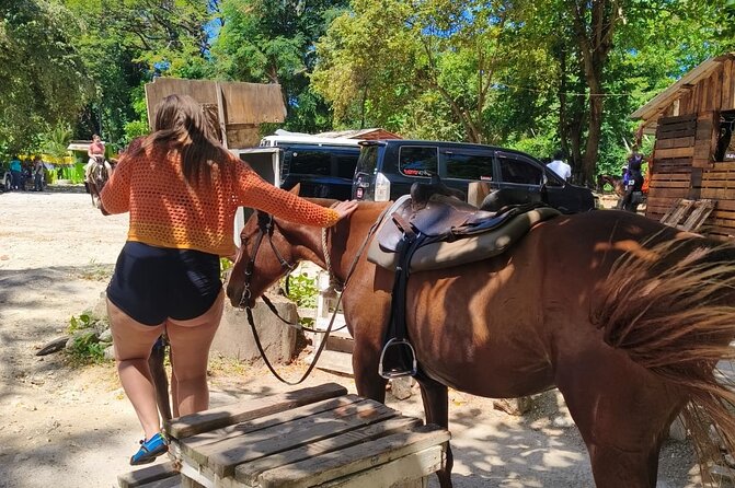 Horseback Riding and Swim Experience - Guides and drivers that seem to make the difference