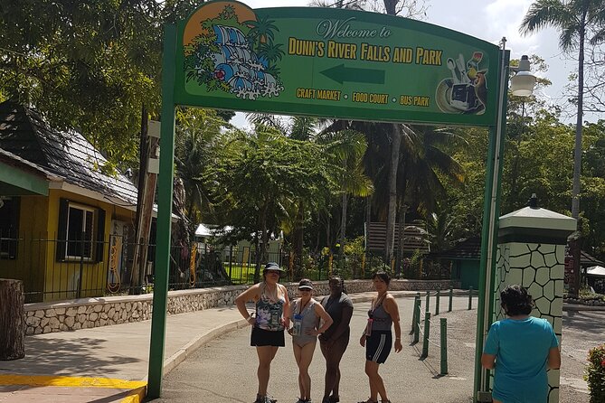 Horseback Riding Dunn's River Falls Adventure from Montego Bay - Dunn’s River Falls climb: what to expect on the ground and in the water