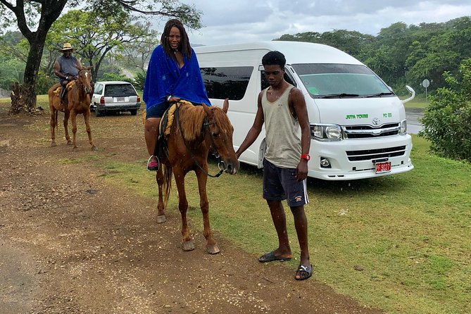 Jamaica Best Water Falls Tour,Mobay Bay to Dunn's River/Blue Hole - The drive and guidance: when the route becomes part of the trip