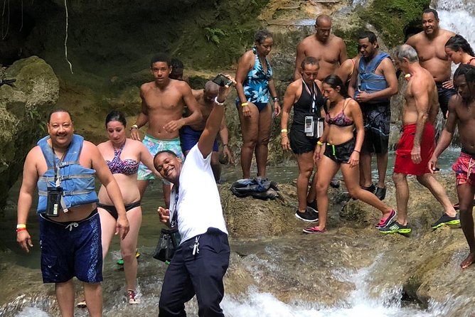 Jamaica Martha Brae River Rafting/Dunn’s River Falls Private Tour - Montego Bay to Ocho Rios: How the day actually flows