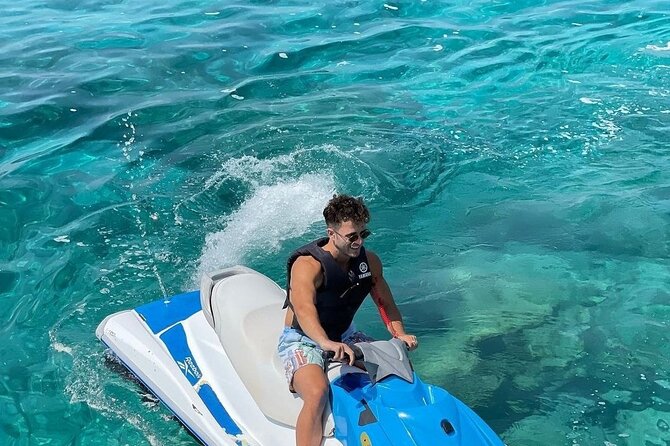 Jet Ski/ Parasailig Water Activity in Montego Bay Jamaica. - Key highlights at a glance