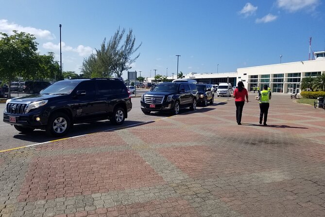 Luxury MBJ Airport Transfer to Montego Bay Hotels - Meeting points at 3 Claude Clarke Ave and Club Mobay at MBJ