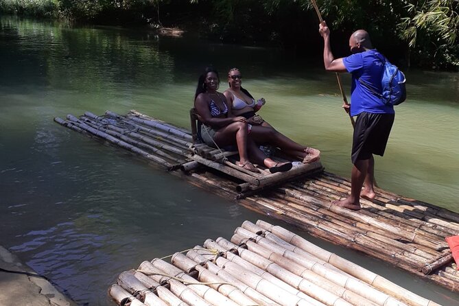 Martha Brae Rafting Ocho Rios, Runaway Bay, Falmouth&Montego Bay - Boarding the raft: what happens at Martha Brae Village