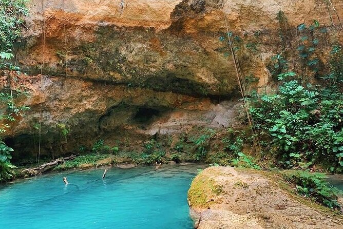 Martha brea rafting and blue hole “COMBO TOUR”from montegobay - Guide Travis and the local touch that people keep praising