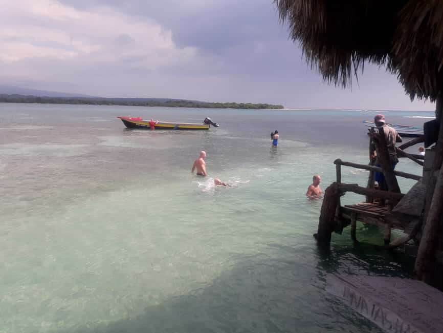 Montego Bay: 8-Hour Appleton & Pelican Bar Return Transfer - Floyd’s Pelican Bar: boat ride to a sand bank in the Caribbean Sea