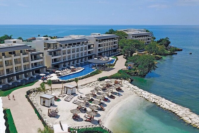 Montego Bay Airport Private Taxi to Royalton Negril - Timing Tips for Delayed Flights and Rougher Road Days