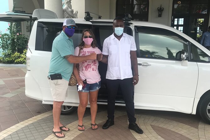 Montego Bay Airport Taxi to Grand Palladium & Spa - Choosing the right ride: business class car or minivan comfort