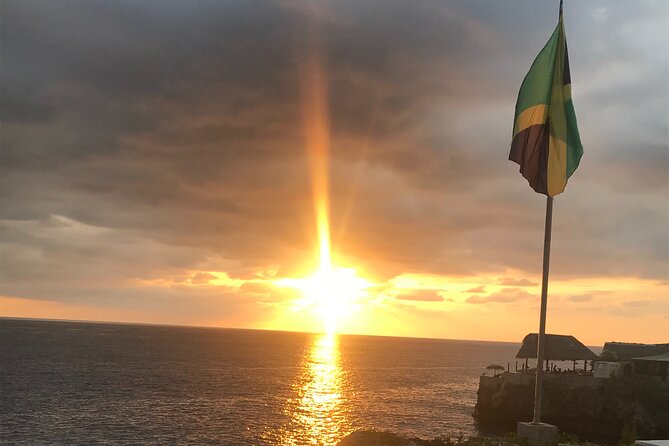 Montego Bay Airport Taxi To HEDONISM Negril - Who this Montego Bay airport taxi to Negril is best for
