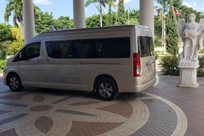 Montego Bay Airport To Luxury Bahia Principe Runaway Bay - The Bahia Principe drop-off matters more than you think