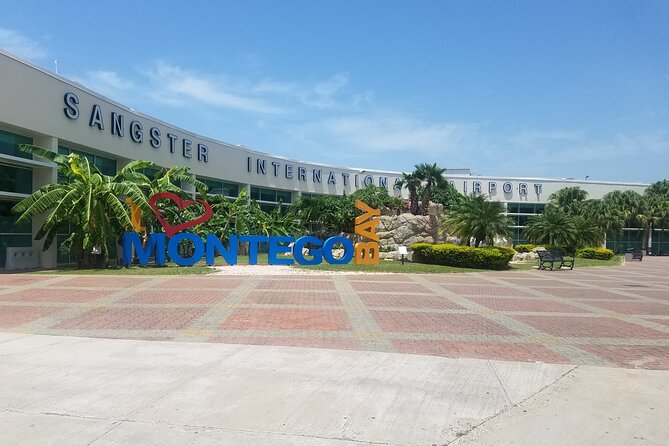 Montego Bay Airport Transfer to Ocho Rios and Runnaway Bay Hotels(Private) - Why private often wins: value versus taxis and car rental