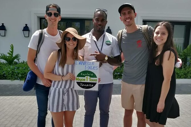 Montego Bay Airport Transfer to Resorts in Montego Bay - Private comfort: air-conditioning, Wi-Fi, and the real meaning of a 15 to 45 minute ride