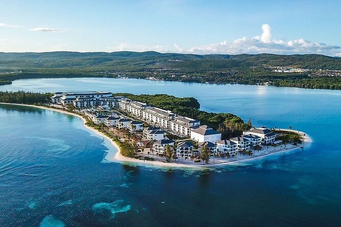 Montego Bay Airport Transfers to Hotels in Falmouth/ Trelawny - Local pacing and quick planning help from drivers