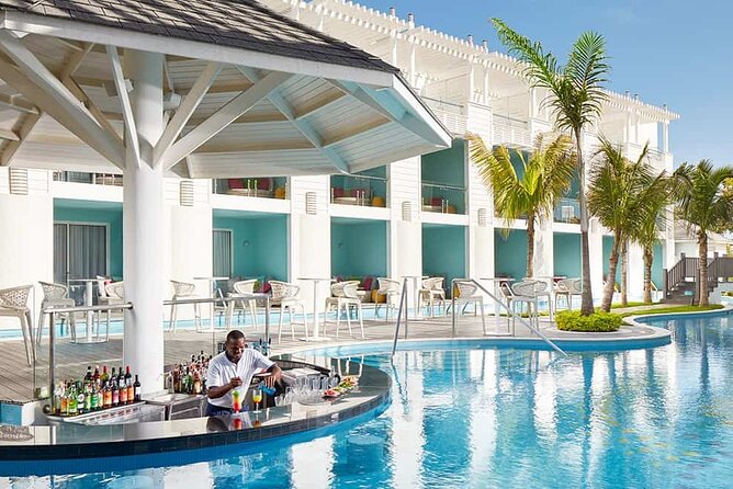 Montego Bay Airport Transfers to Negril Hotels Jamaica - Optional quick stop in Jamaica, without turning your transfer into a tour