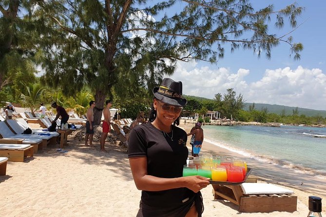 Montego Bay: Bamboo Beach Break - Massage and souvenirs: the beach club add-ons that make the day feel complete