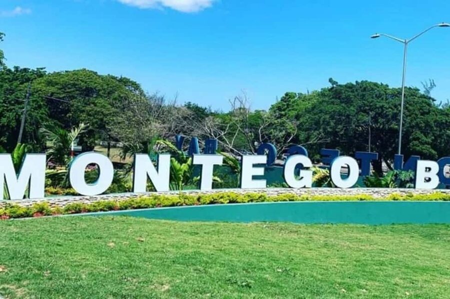 Montego Bay: City Highlights and Souvenir Shopping Tour - Spring Farm to Rose Hall: the drive that gives context