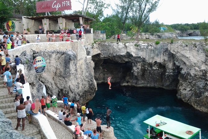 Montego Bay Excursion Negril 7 Miles Beach, Rick's Cafe and Time Square Shopping - The 6-hour pace, and how to make it feel easy